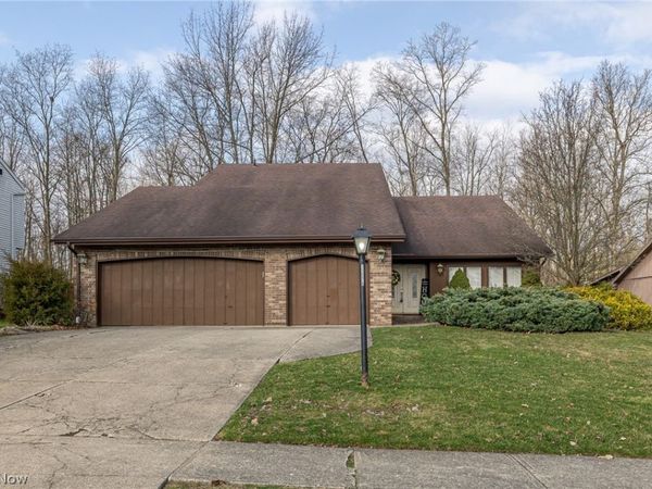 13576 Fairwinds Drive , Strongsville, OH 44136