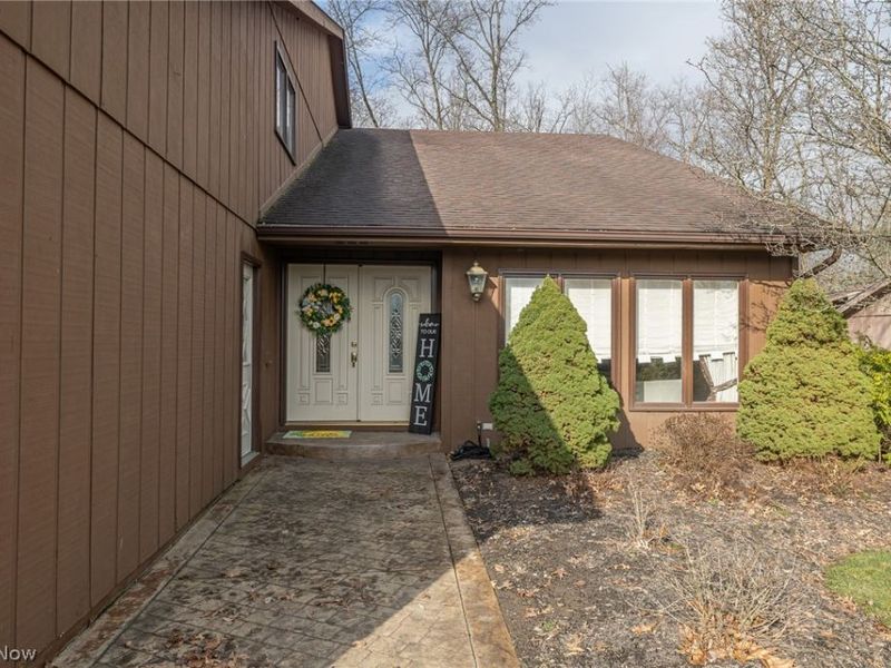 13576 Fairwinds Drive, Strongsville, OH 44136 Photo 3