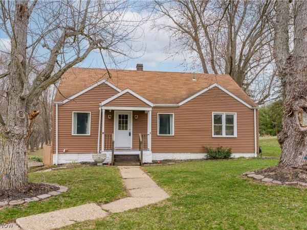 1889 Faircrest Street SE, Canton, OH 44707