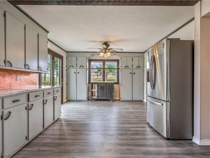 1889 Faircrest Street SE, Canton, OH 44707 Photo 12