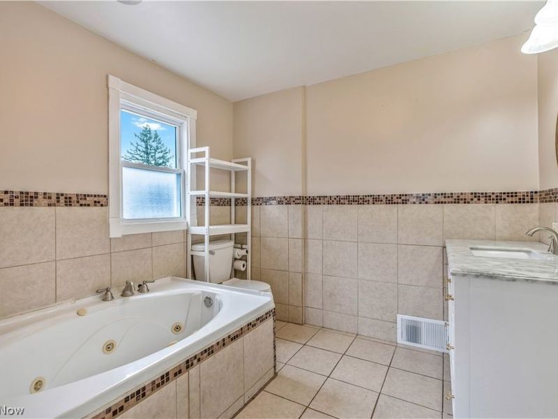 1889 Faircrest Street SE, Canton, OH 44707 Photo 17