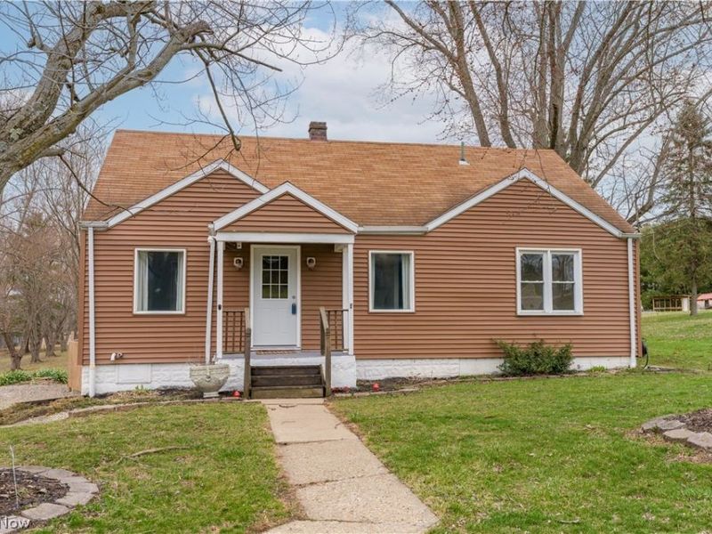 1889 Faircrest Street SE, Canton, OH 44707 Photo 2