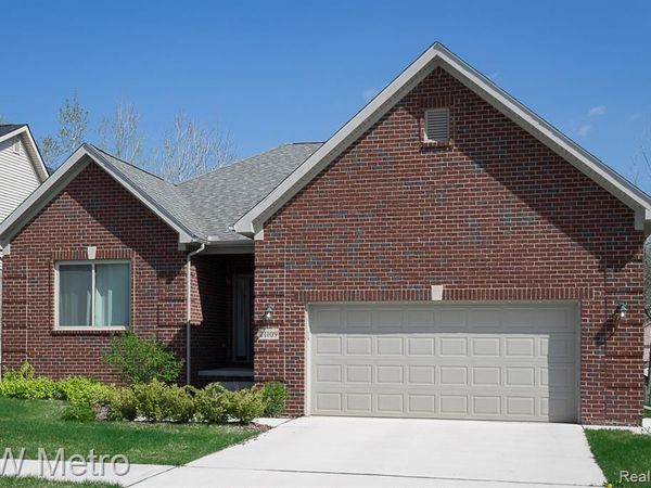 2696 John Bartley Circle, Sterling Heights, MI 48310