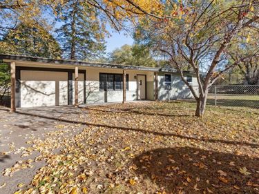 11927 Vintage Street NW, Coon Rapids, MN 55433