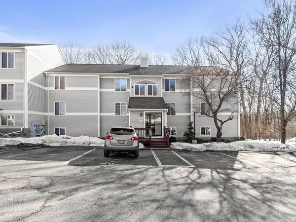 330 Sunderland Rd, Unit 80, Worcester, MA 01604
