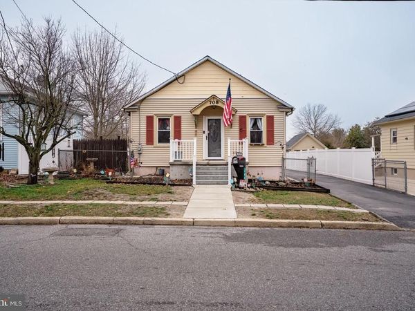 708 S MYRTLE STREET, VINELAND, NJ 08360