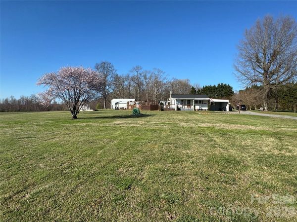 824 Baxter Road , Cherryville, NC 28021