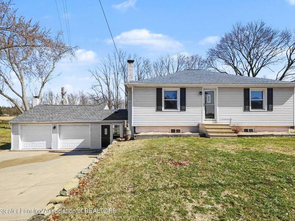 225 Ackerson Lake Drive, Jackson, MI 49201