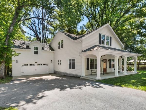 1330 S Curtis Avenue , Pea Ridge, AR 72751