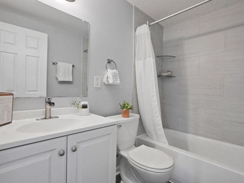 5720 Beechcroft Road , Unit B, Columbus, OH 43229 Photo 12