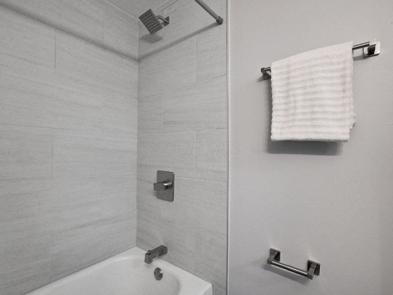 5720 Beechcroft Road , Unit B, Columbus, OH 43229 Photo 13