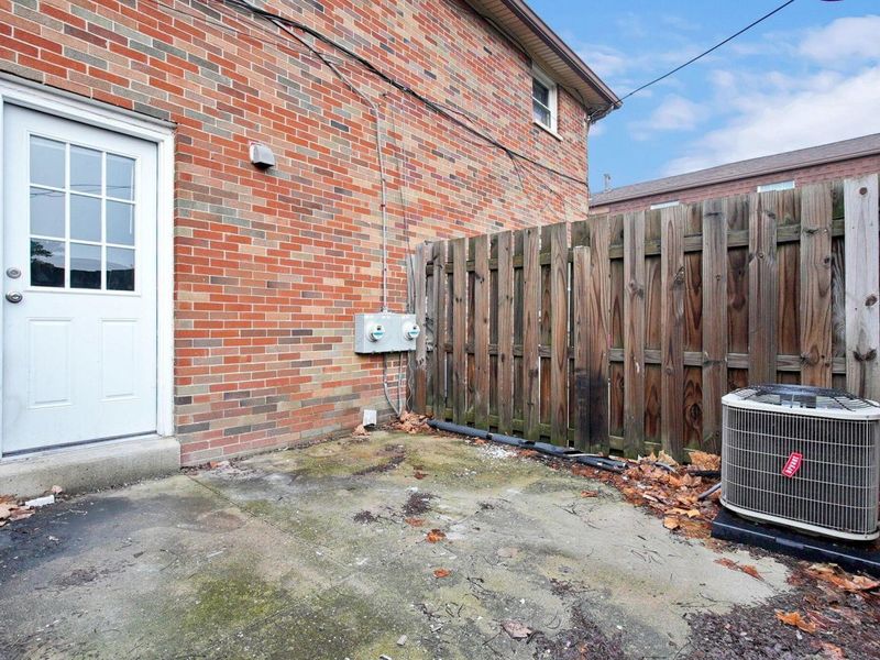 5720 Beechcroft Road , Unit B, Columbus, OH 43229 Photo 23