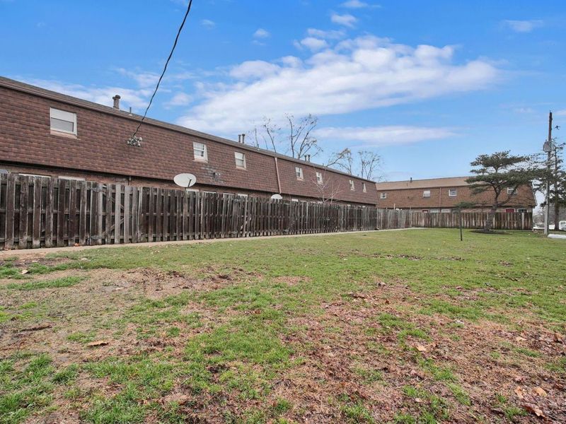 5720 Beechcroft Road , Unit B, Columbus, OH 43229 Photo 25