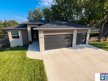 8110 Cooper Court, Lincoln, NE 68506