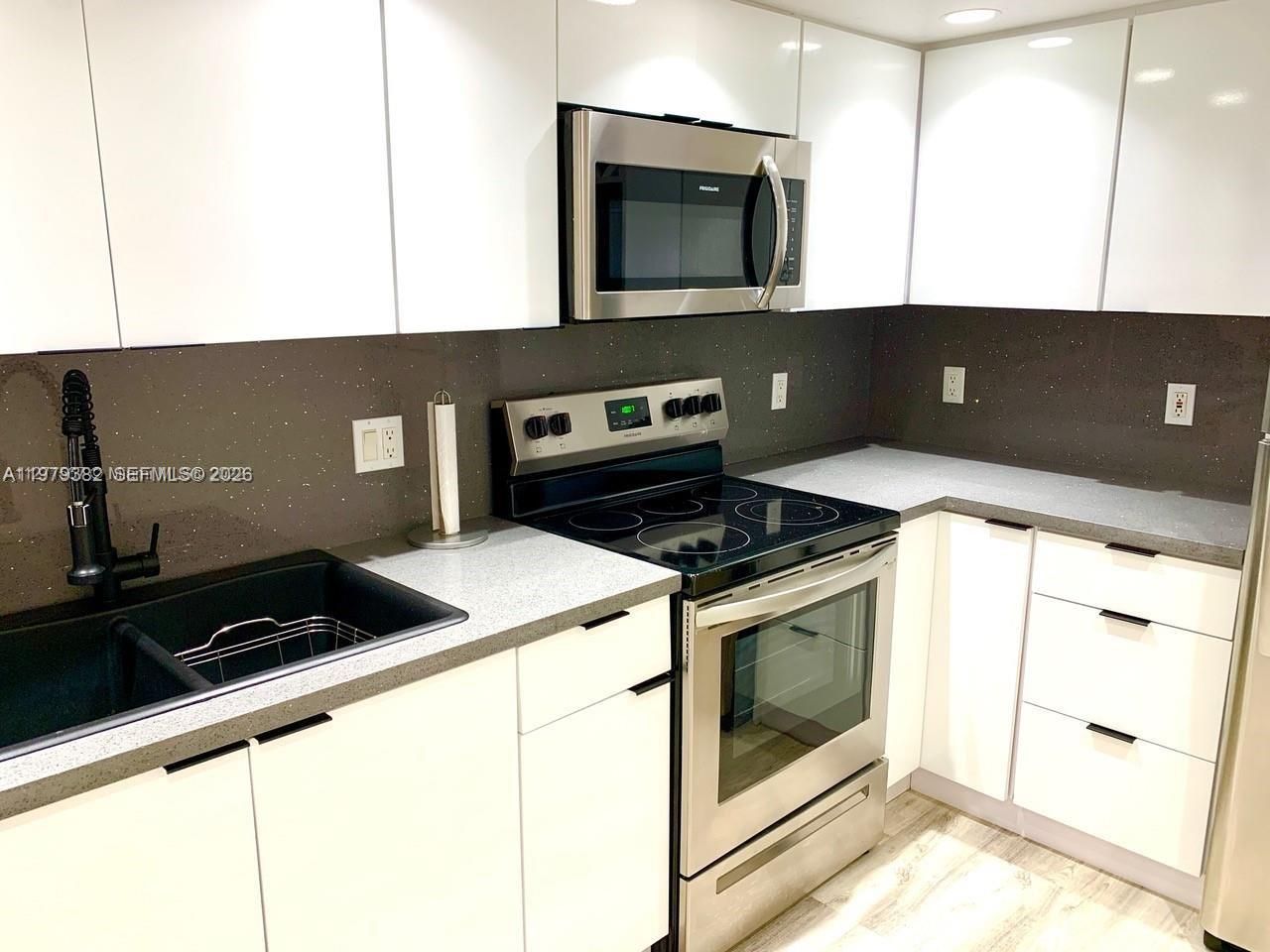 200 SE 15th Rd , Unit 3J, Miami, FL 33129 Photo