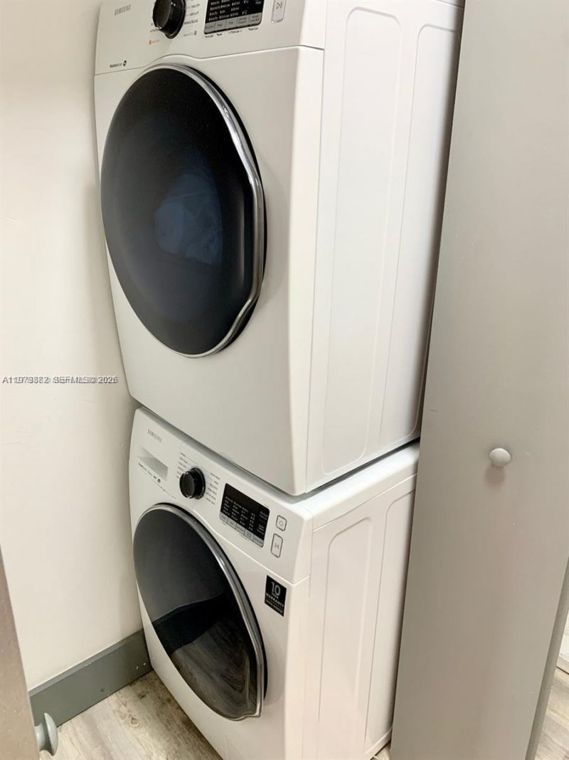 200 SE 15th Rd , Unit 3J, Miami, FL 33129 Photo