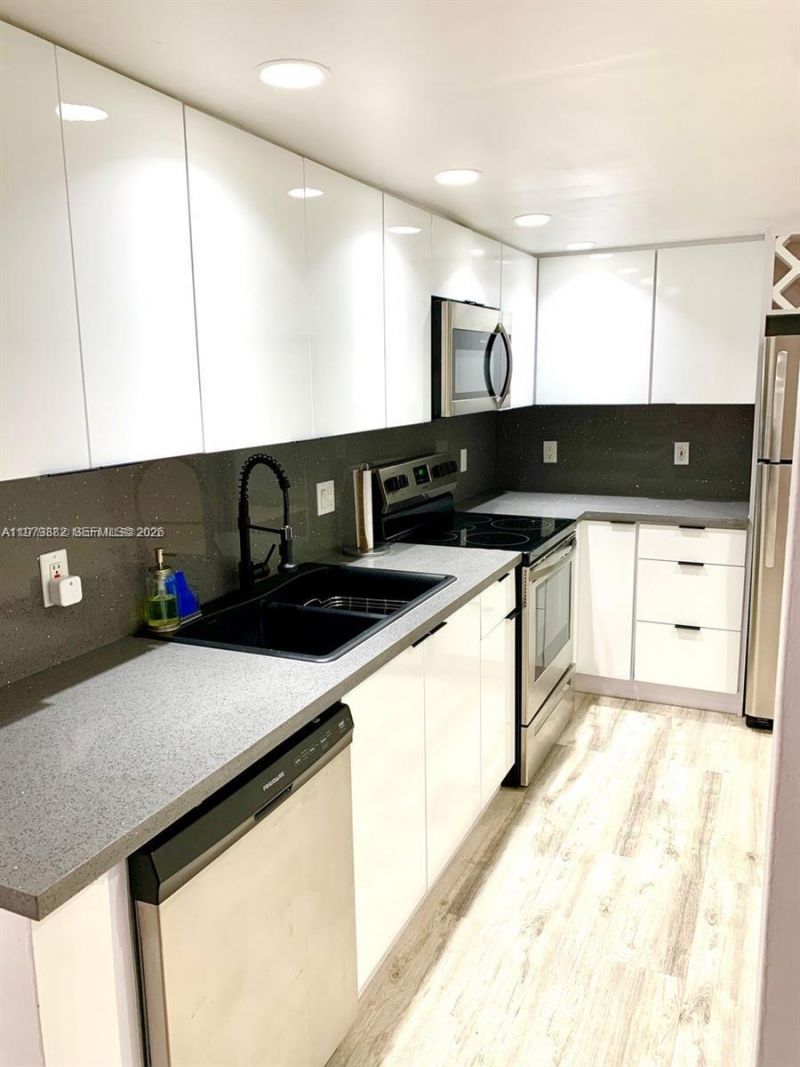 200 SE 15th Rd , Unit 3J, Miami, FL 33129 Photo