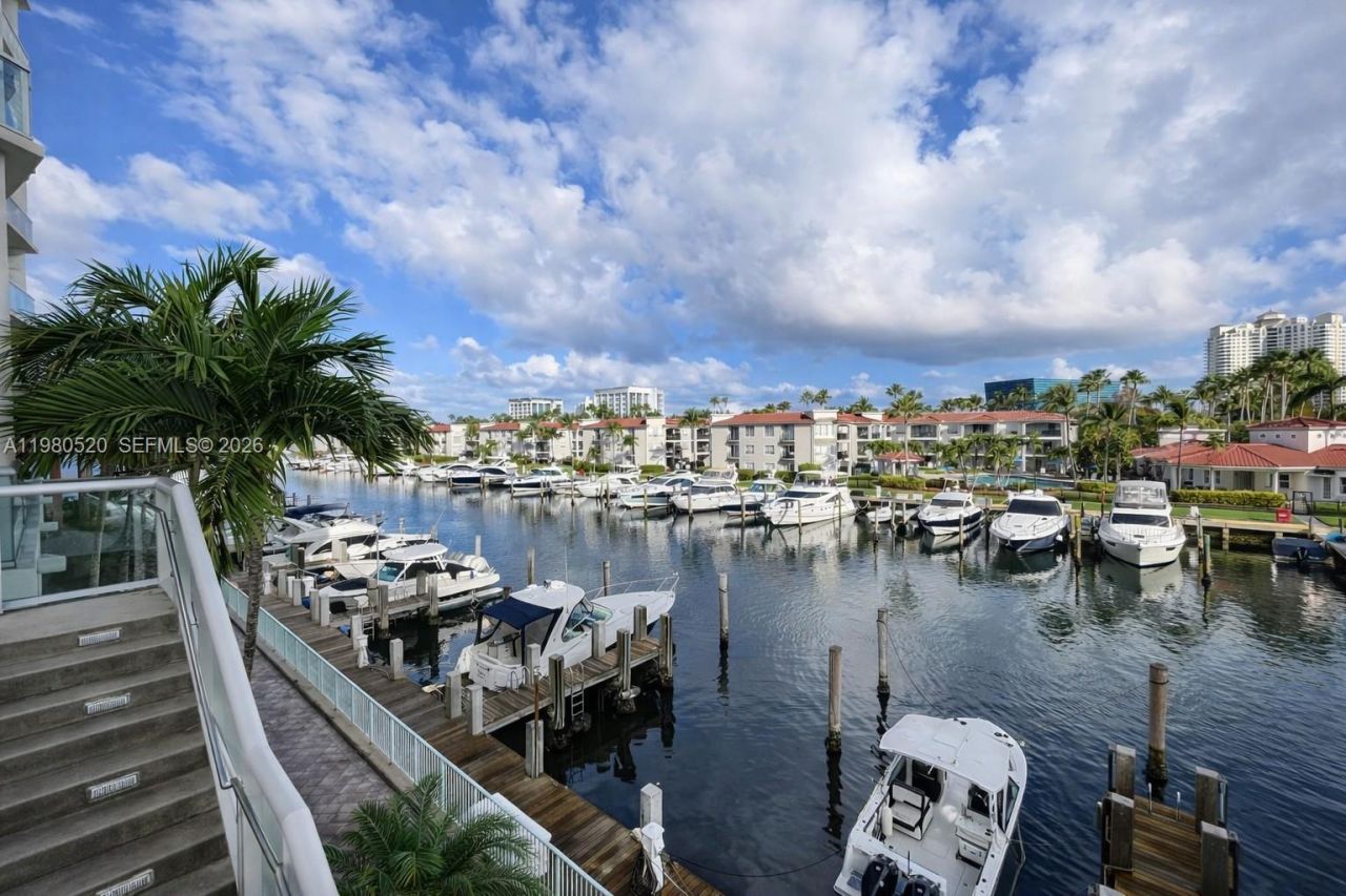 3131 NE 188th St, Unit 2-606, Aventura, FL 33180 Photo