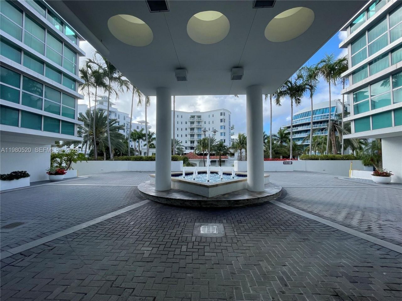 3131 NE 188th St, Unit 2-606, Aventura, FL 33180 Photo