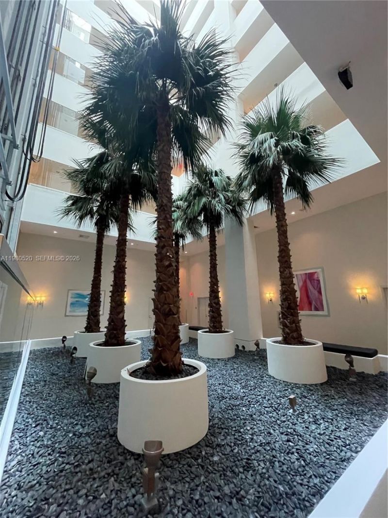 3131 NE 188th St, Unit 2-606, Aventura, FL 33180 Photo