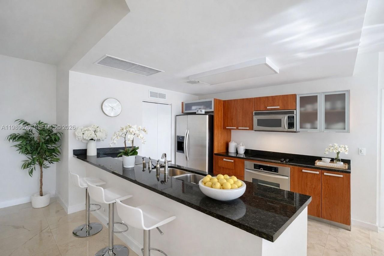 3131 NE 188th St, Unit 2-606, Aventura, FL 33180 Photo