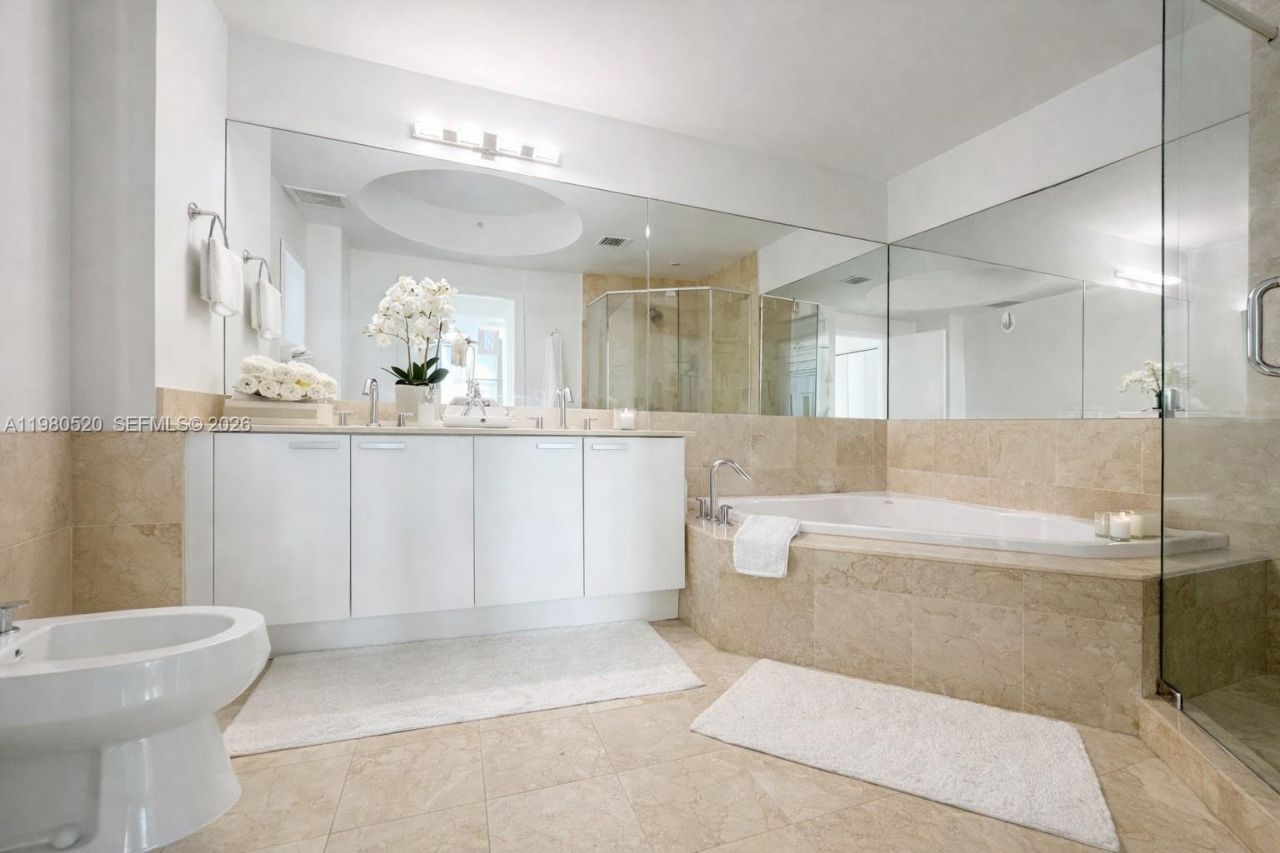 3131 NE 188th St, Unit 2-606, Aventura, FL 33180 Photo