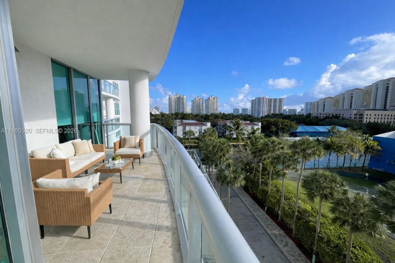 3131 NE 188th St, Unit 2-606, Aventura, FL 33180 Photo