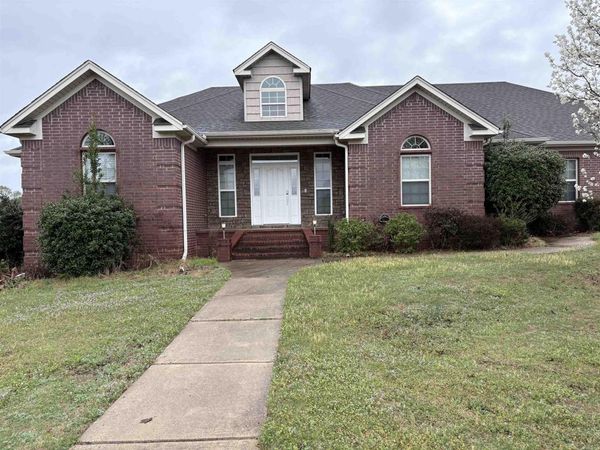 1705 Poteete Drive, Conway, AR 72034