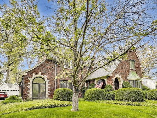 213 Kenwood Place, Michigan City, IN 46360