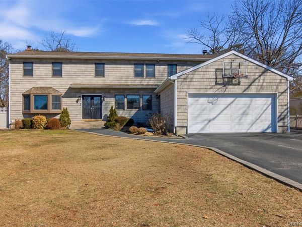 741 10th Street , Islip Terrace, NY 11752