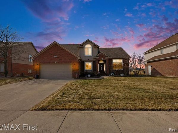 32768 Greenwood Drive, Chesterfield Twp, MI 48047