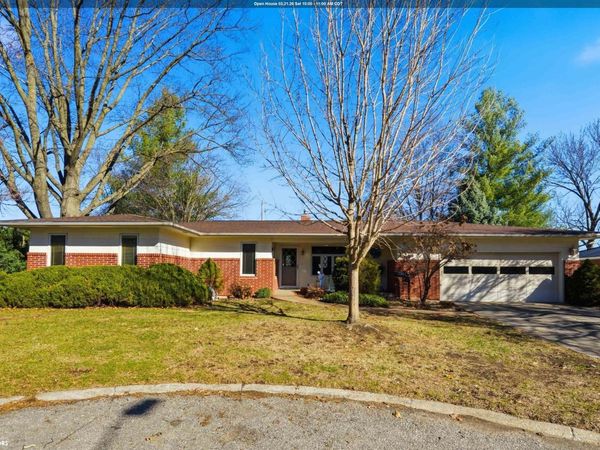 803 E Pine Ct., Mount Pleasant, IA 52641