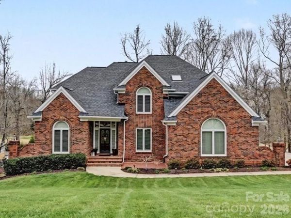 18801 River Falls Drive, Davidson, NC 28036