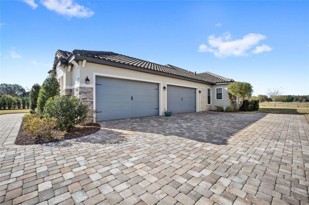 25620 Grandview Pointe, Sorrento, FL 32776 Photo