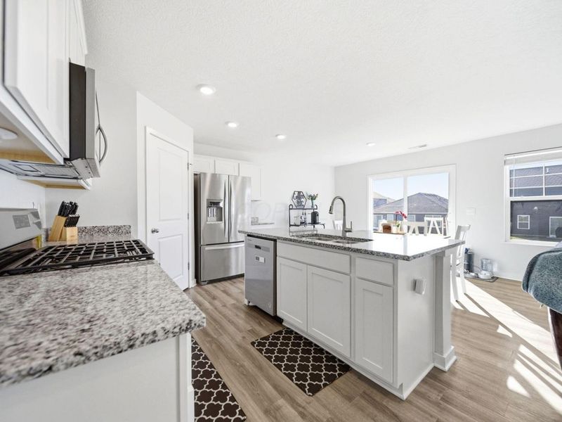 3057 Lamptonridge Drive, Columbus, OH 43232 Photo 12