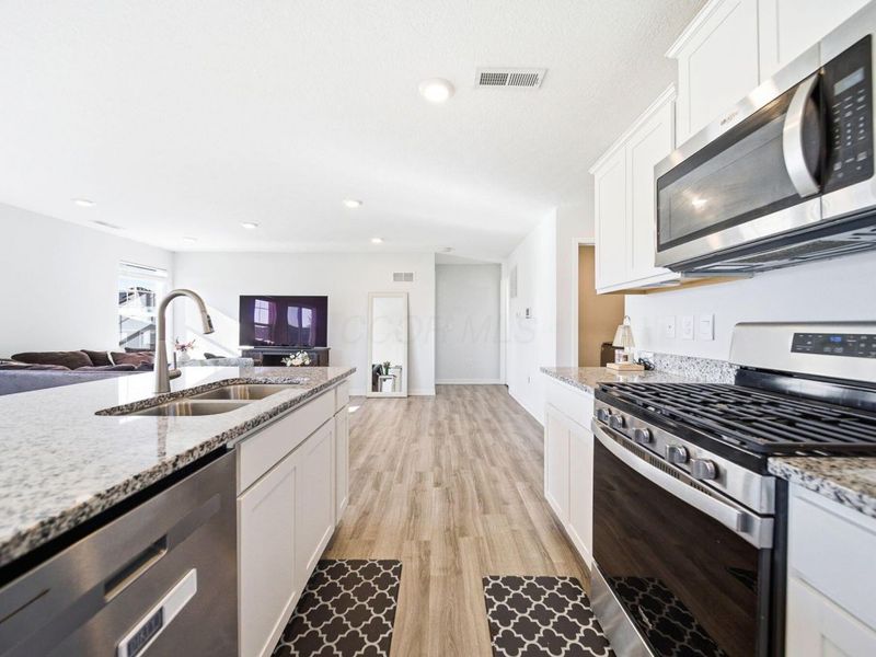 3057 Lamptonridge Drive , Columbus, OH 43232 Photo 13