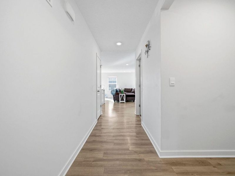 3057 Lamptonridge Drive, Columbus, OH 43232 Photo 7