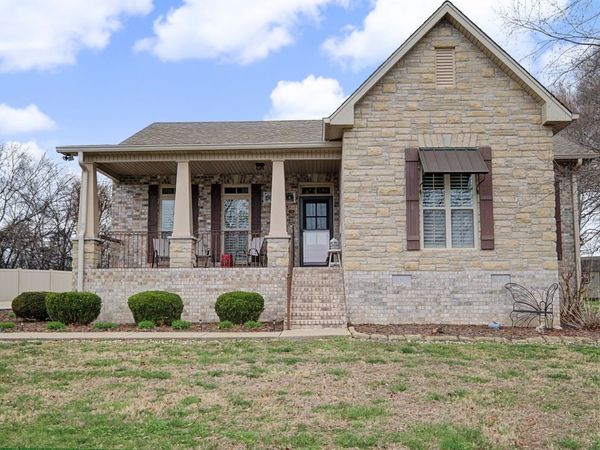 354 Bowling Branch Rd, Cottontown, TN 37048