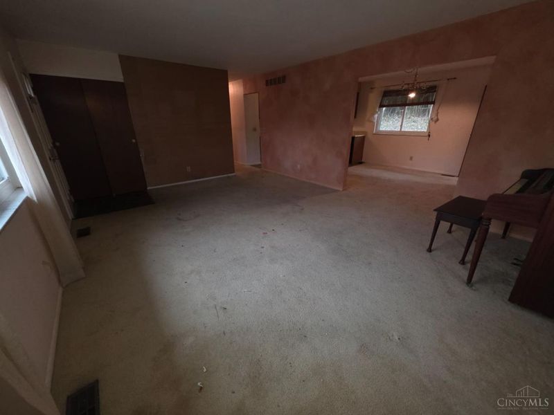 429 McCreary Court, Springfield Twp., OH 45231 Photo 3