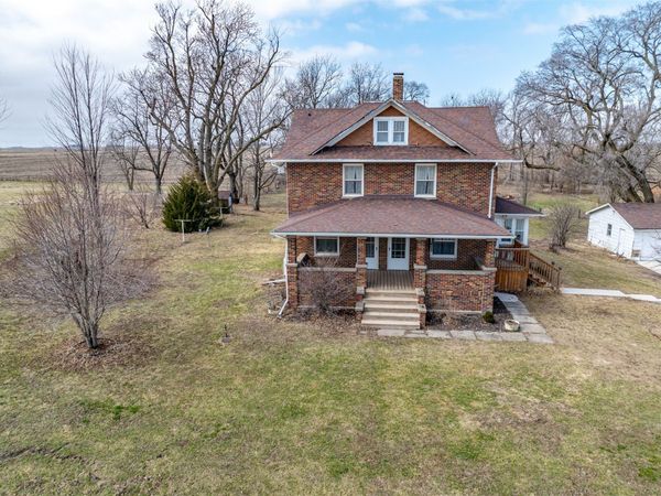 1337 Pitzer Road, Earlham, IA 50072