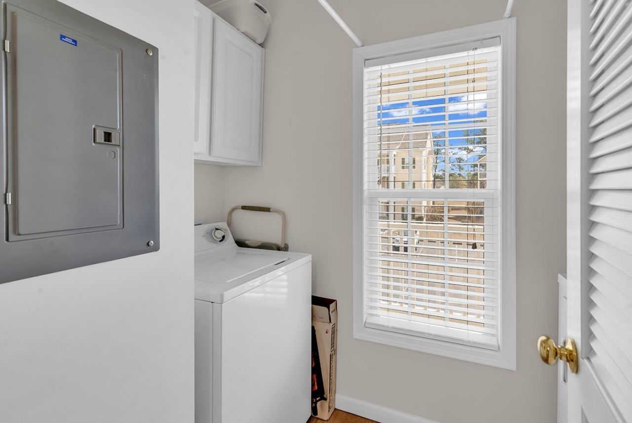 5816 Longwood Dr. Photo 11