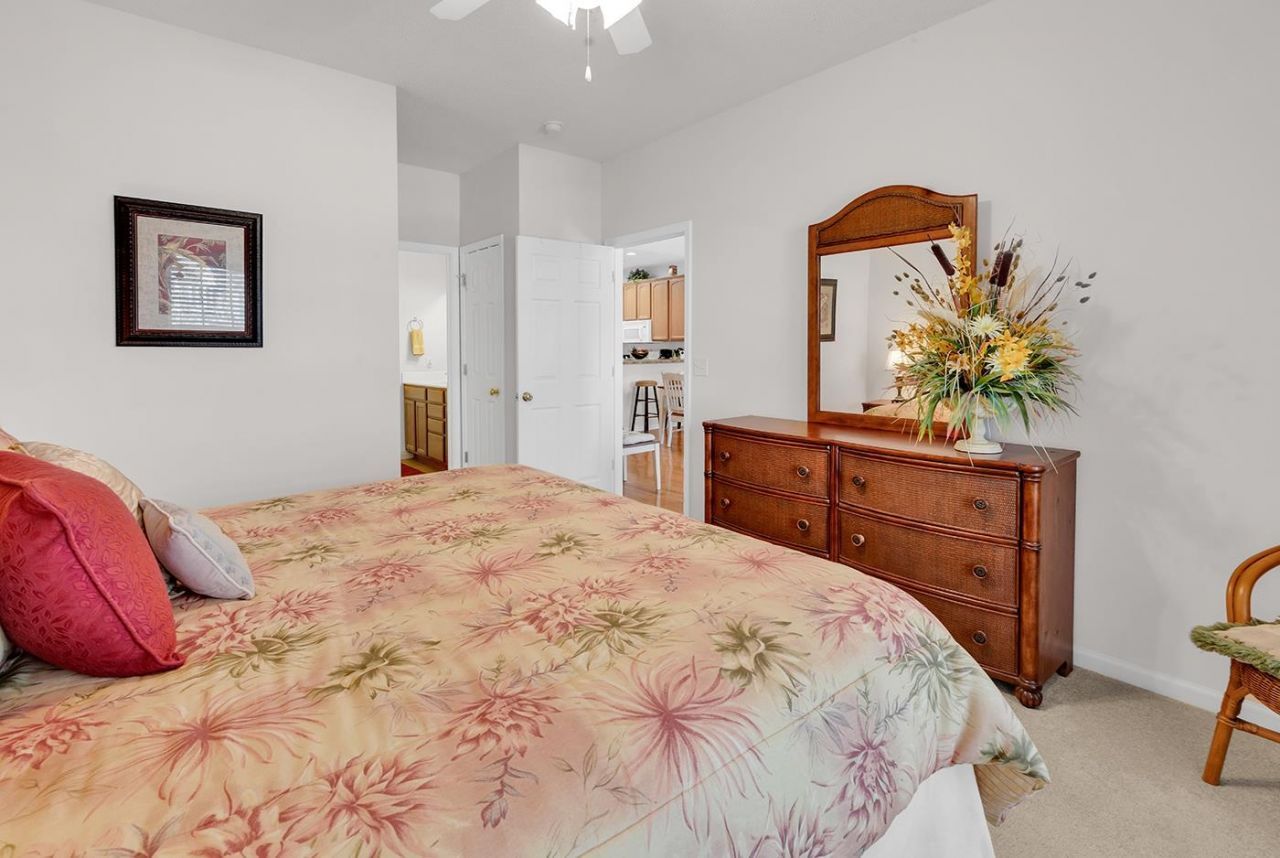 5816 Longwood Dr. Photo 17