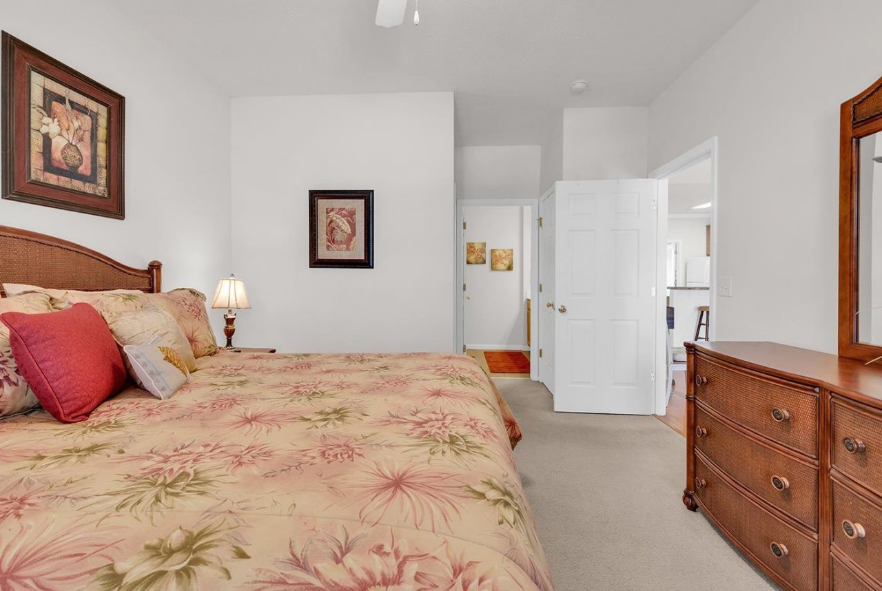 5816 Longwood Dr. Photo 18