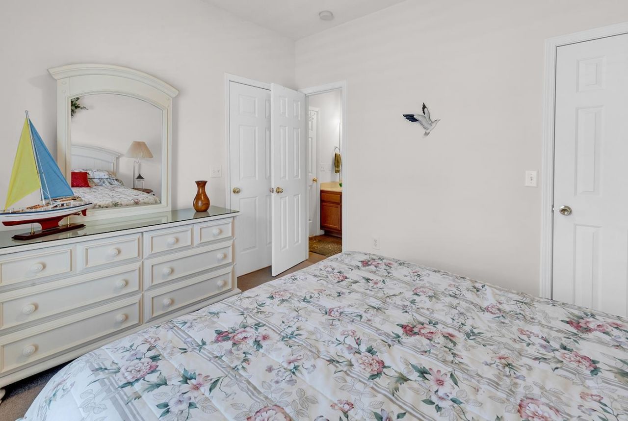 5816 Longwood Dr. Photo 25