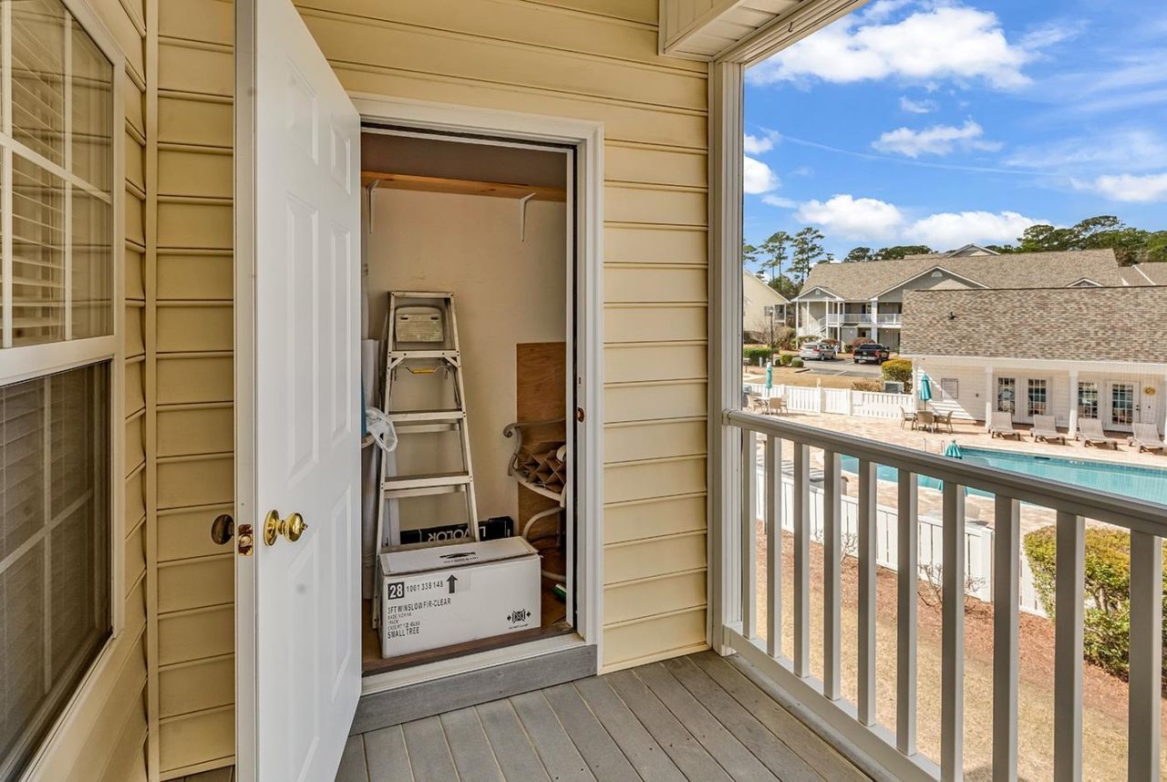 5816 Longwood Dr. Photo 32