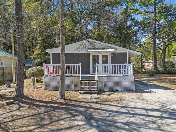 3884 Mineola Ave. , Little River, SC 29566