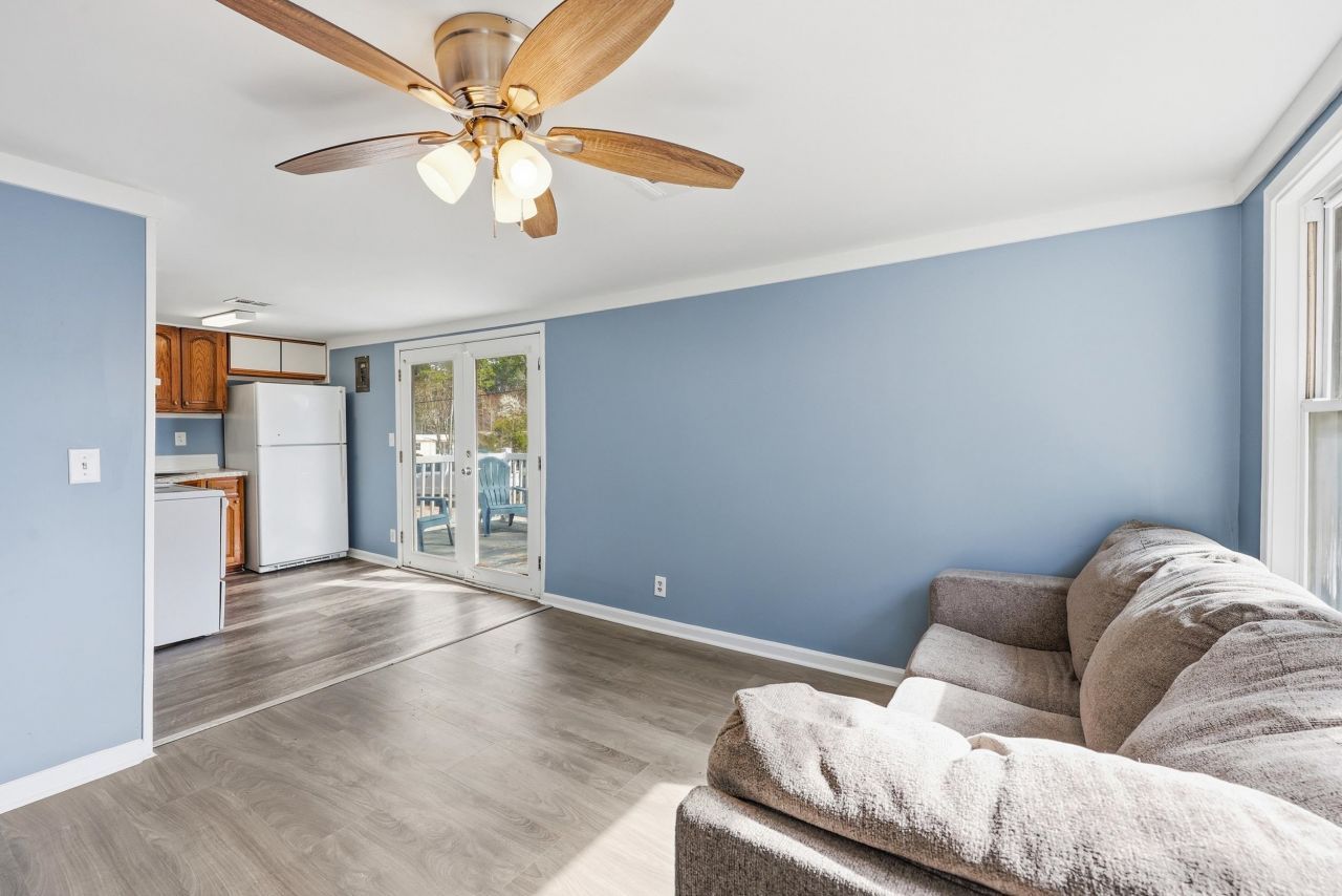 3884 Mineola Ave. Photo 10