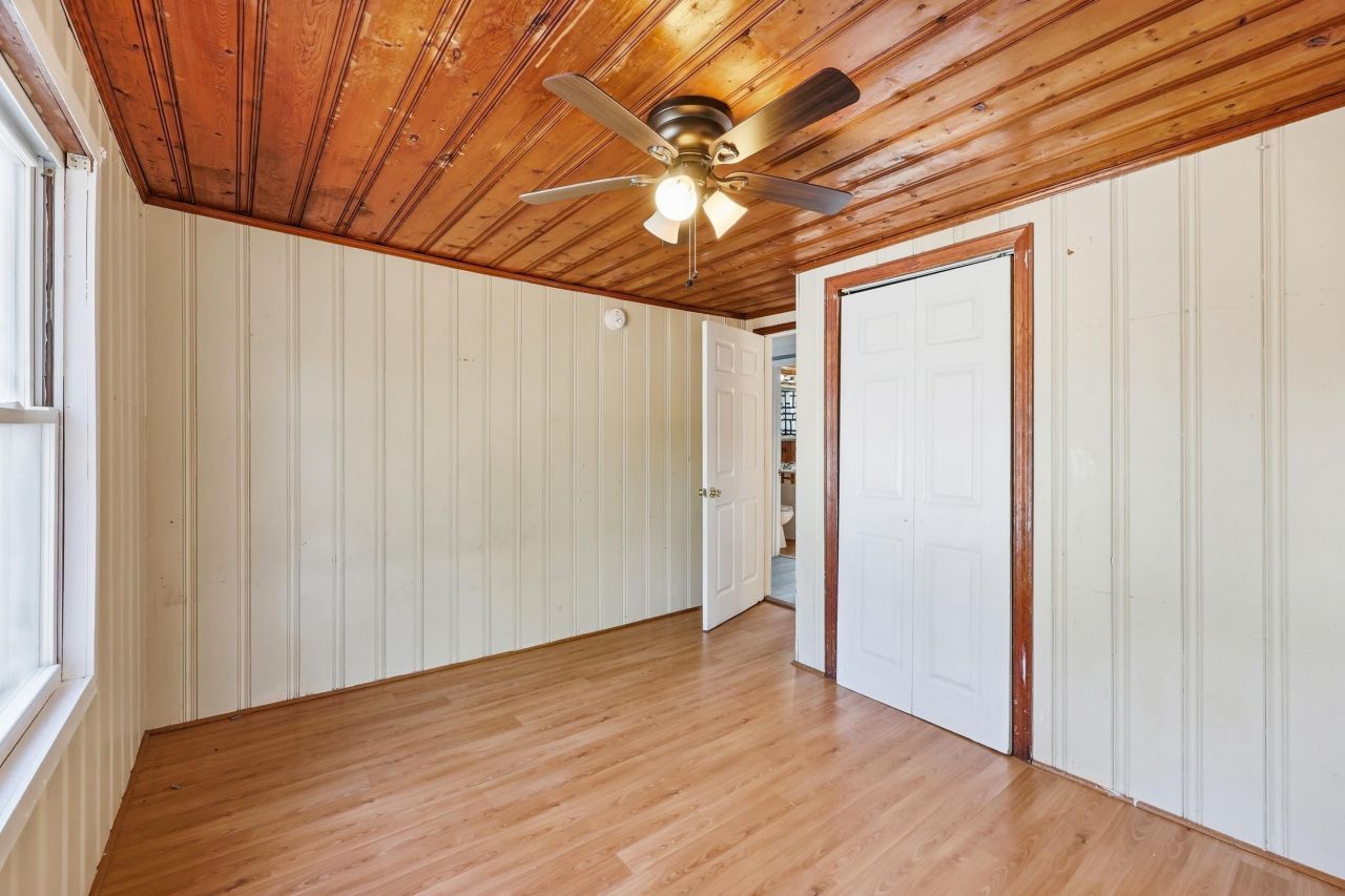 3884 Mineola Ave. Photo 11