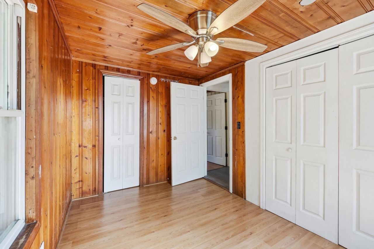 3884 Mineola Ave. Photo 13