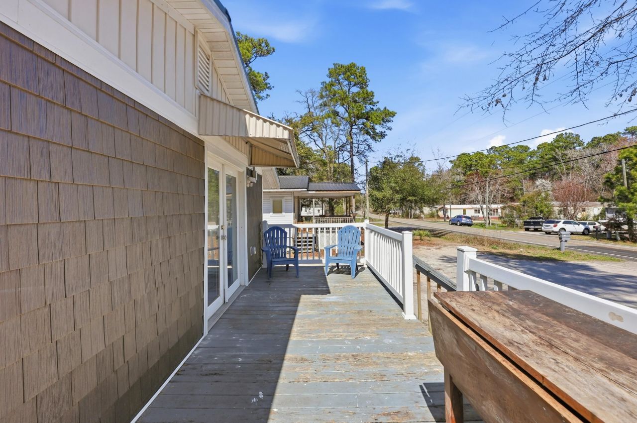 3884 Mineola Ave. Photo 19